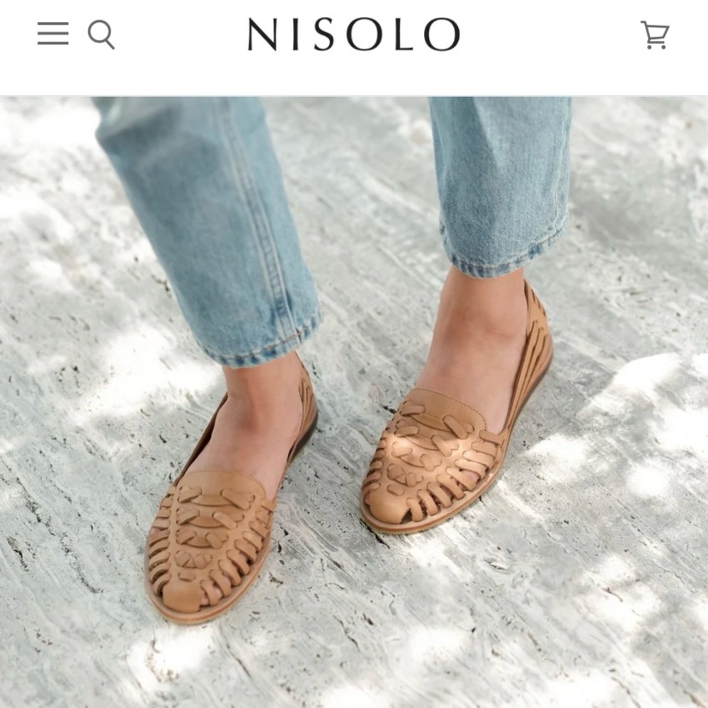 Nisolo Ecuador Sandal in Almond. 8.5 size